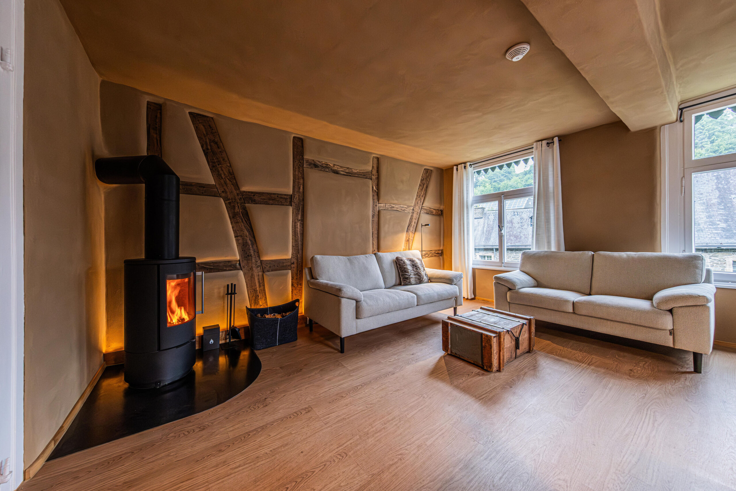 Traumzeit_Wohnraum mit Kaminofen